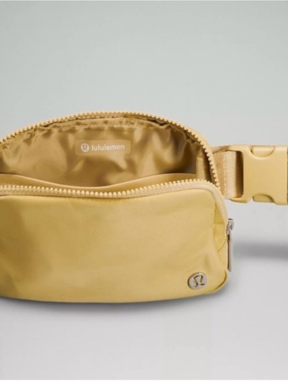 NWT Lululemon Athletica 1L Crossbody Belt Bag